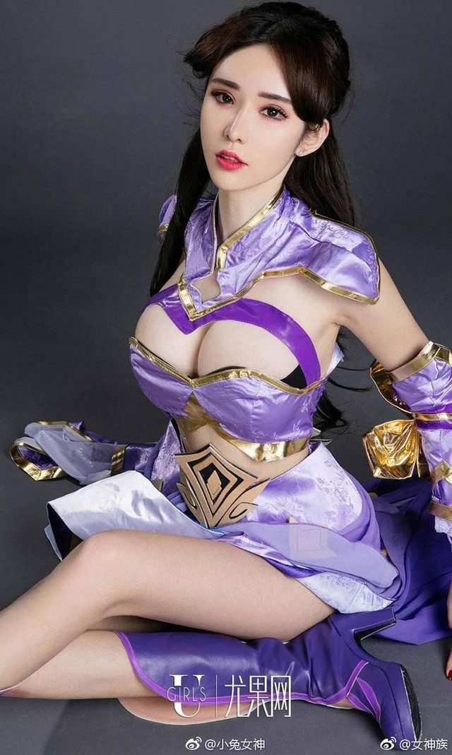 Lại bỏng mắt với cosplay nữ tướng Luna trong Vương Giả Vinh Diệu