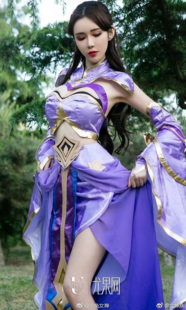 Lại bỏng mắt với cosplay nữ tướng Luna trong Vương Giả Vinh Diệu