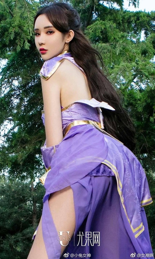 Lại bỏng mắt với cosplay nữ tướng Luna trong Vương Giả Vinh Diệu