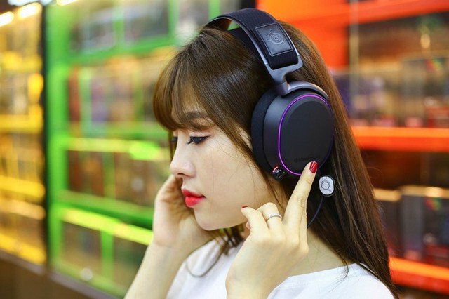 Trên tay SteelSeries Arctis Pro: Tai nghe gaming đẹp ngất ngây, giá cũng... ngây ngất