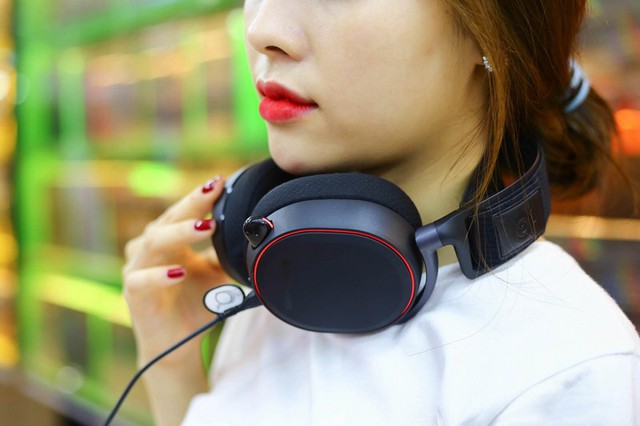 Trên tay SteelSeries Arctis Pro: Tai nghe gaming đẹp ngất ngây, giá cũng... ngây ngất