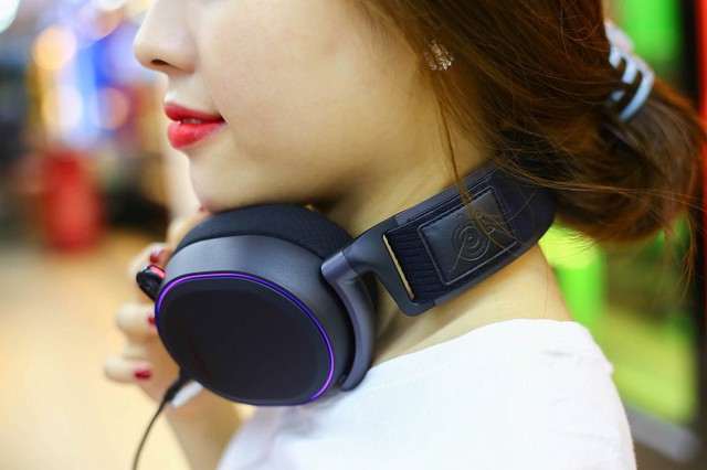 Trên tay SteelSeries Arctis Pro: Tai nghe gaming đẹp ngất ngây, giá cũng... ngây ngất