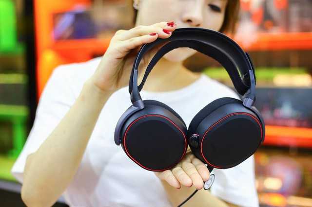 Trên tay SteelSeries Arctis Pro: Tai nghe gaming đẹp ngất ngây, giá cũng... ngây ngất