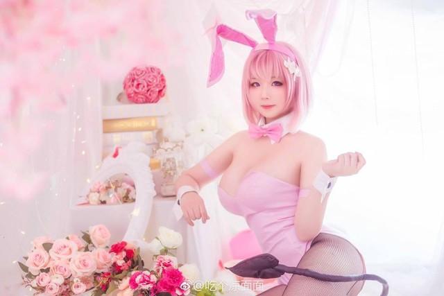 Bỏng mắt với cosplay Momo Deviluke trong To Love-Ru Darkness