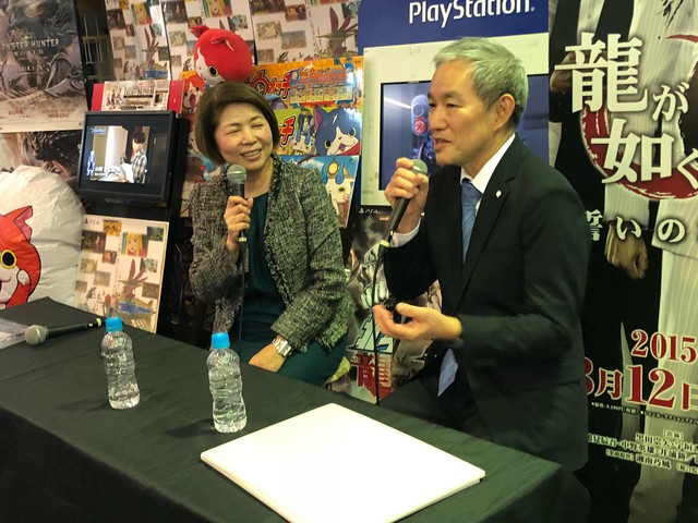  Nhiều nhân vật tai to mặt lớn của làng game Nhật Bản đã xuất hiện trong sự kiện này. Trong ảnh là ông Atsushi Morita, chủ tịch của Sony Computer Entertainment. 