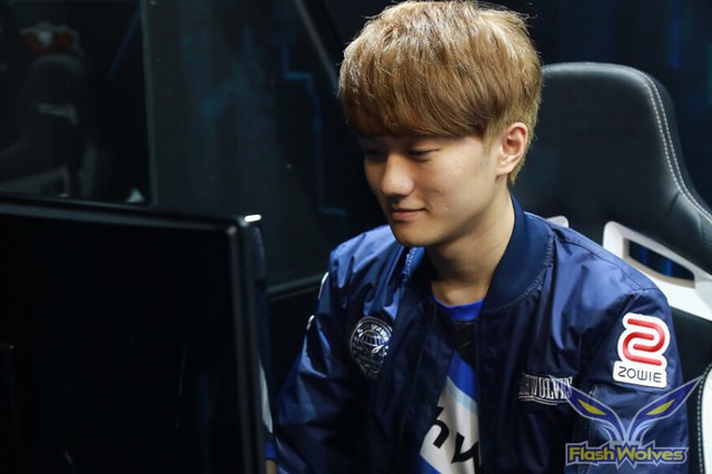 Ngôi sao hỗ trợ của Flash Wolves chỉ ra cách khắc chế Kai'Sa của PraY và Uzi tại MSI 2018