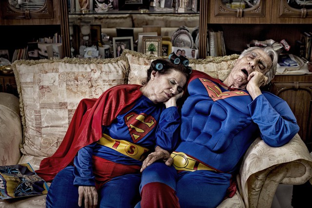  Hai vợ chồng nhà Superman 