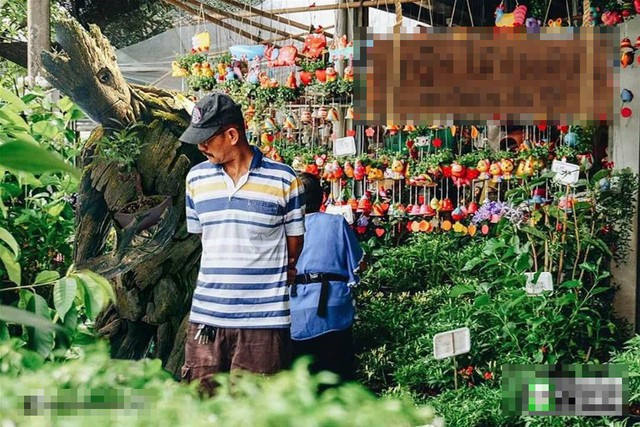  Hãy nhìn kỹ nhé, không các bạn sẽ không nhận ra đâu. Anh chàng to xác nhưng tâm hồn bé nhỏ Groot của chúng ta sẽ hợp với nghề làm vườn này đấy. 