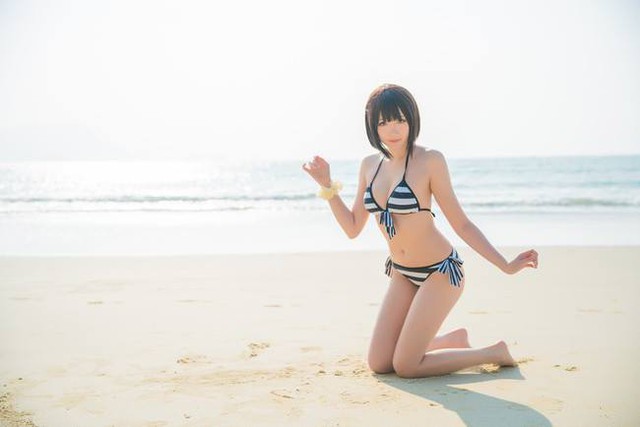 Cosplay cô nàng Megumi Kato cực nóng bỏng đốt cháy ngày hè