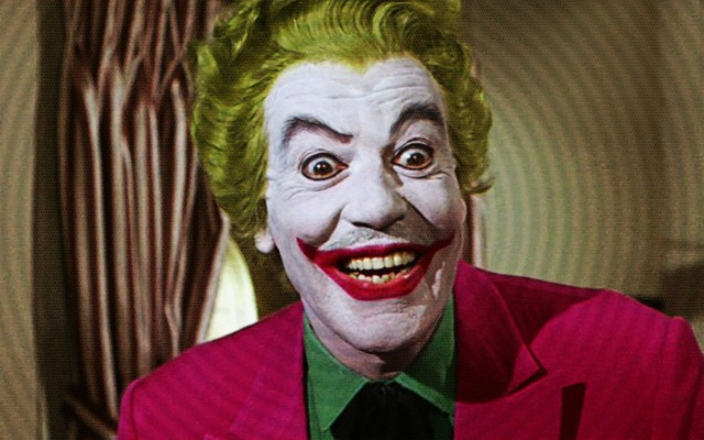  Cesar Romero, The Joker sẵn sàng sơn râu mình màu trắng để thể hiện vai diễn 