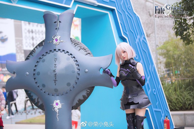 Ngây ngất với cosplay Fate/Grand Order cực dễ thương nhưng cũng không kém phần gợi cảm