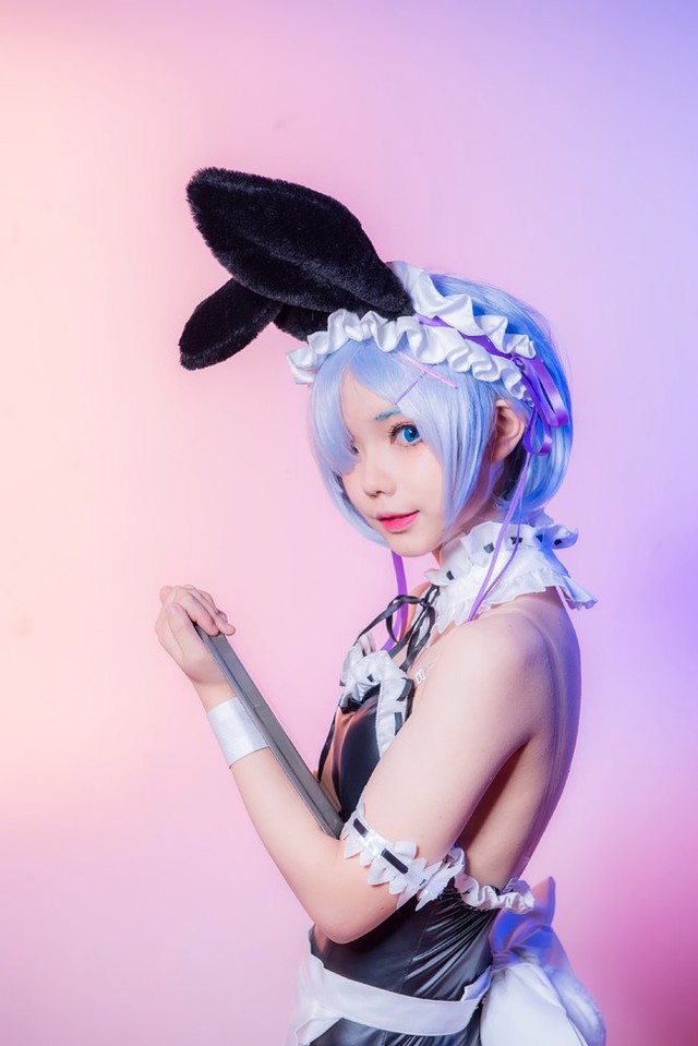 Nóng mắt với cosplay nàng Rem đẹp đến ngất ngây trong Re:Zero