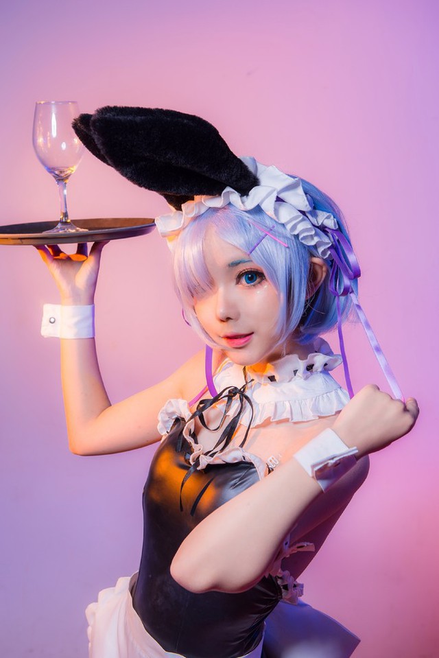 Nóng mắt với cosplay nàng Rem đẹp đến ngất ngây trong Re:Zero