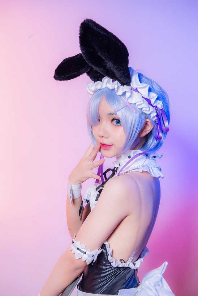 Nóng mắt với cosplay nàng Rem đẹp đến ngất ngây trong Re:Zero