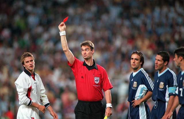 Beckham nhận thẻ đỏ oan nghiệt tại World Cup 1998