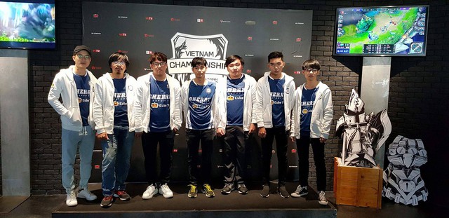  Đội tuyển Cherry Esports 