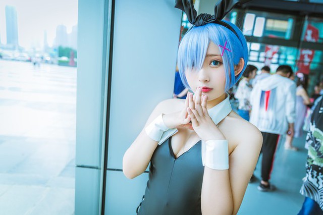 Tuyệt vời cosplay nàng hầu Rem 