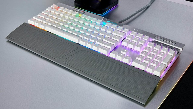 Corsair giới thiệu 2 chiếc bàn phím cơ mới cực hot: K70 RGB MK.2 và Strafe RGB MK.2