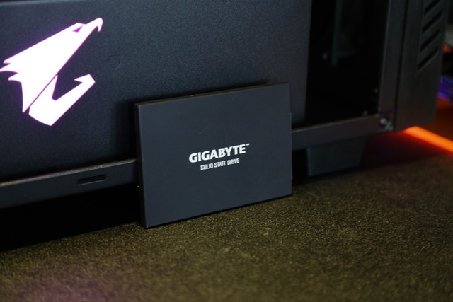 Đột nhập trụ sở Gigabyte khám phá một loạt đồ Aorus gaming mới tuyệt vời