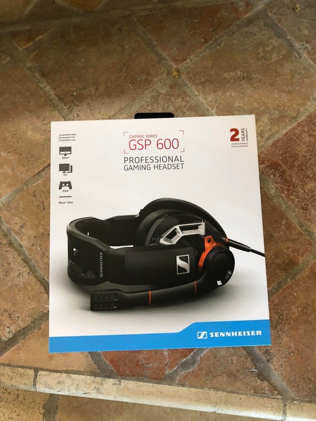 Sennheiser GSP 600: Tai nghe gaming chắc chắn vô đối, chơi thua ném đi chưa chắc hỏng!