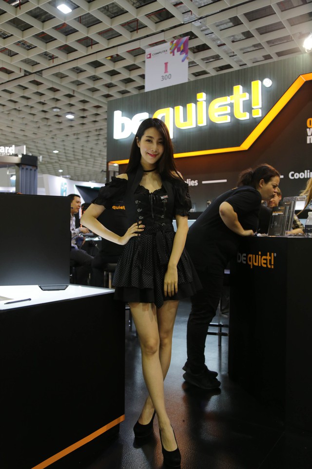 Ngoài đồ công nghệ, Computex 2018 còn có vô vàn gái xinh nữa, mời các bạn cùng ngắm