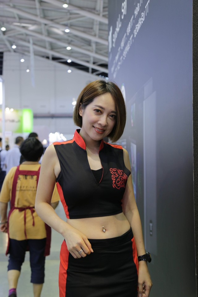 Ngoài đồ công nghệ, Computex 2018 còn có vô vàn gái xinh nữa, mời các bạn cùng ngắm