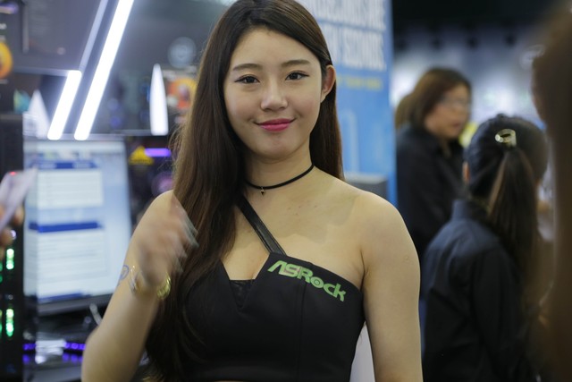 Ngoài đồ công nghệ, Computex 2018 còn có vô vàn gái xinh nữa, mời các bạn cùng ngắm