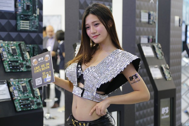 Ngoài đồ công nghệ, Computex 2018 còn có vô vàn gái xinh nữa, mời các bạn cùng ngắm