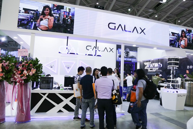 Ngoài đồ công nghệ, Computex 2018 còn có vô vàn gái xinh nữa, mời các bạn cùng ngắm