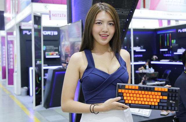 Ngoài đồ công nghệ, Computex 2018 còn có vô vàn gái xinh nữa, mời các bạn cùng ngắm