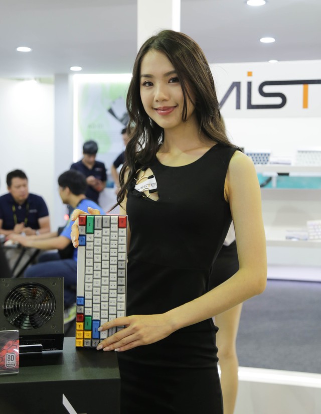 Ngoài đồ công nghệ, Computex 2018 còn có vô vàn gái xinh nữa, mời các bạn cùng ngắm