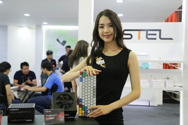 Ngoài đồ công nghệ, Computex 2018 còn có vô vàn gái xinh nữa, mời các bạn cùng ngắm