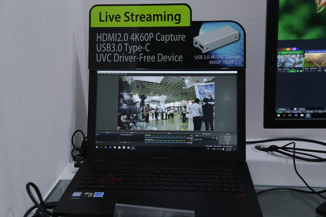 Ngoài đồ công nghệ, Computex 2018 còn có vô vàn gái xinh nữa, mời các bạn cùng ngắm