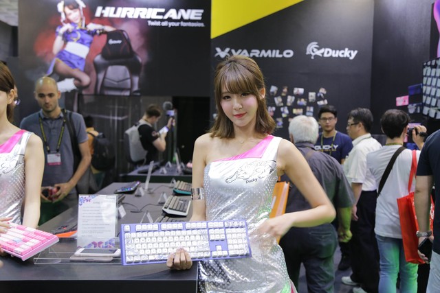 Ngoài đồ công nghệ, Computex 2018 còn có vô vàn gái xinh nữa, mời các bạn cùng ngắm