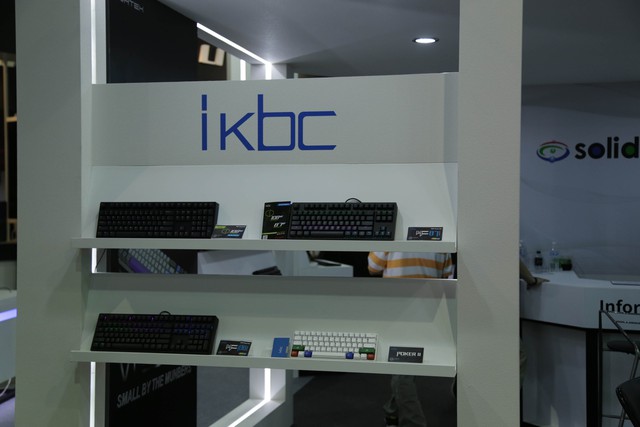 Ngoài đồ công nghệ, Computex 2018 còn có vô vàn gái xinh nữa, mời các bạn cùng ngắm