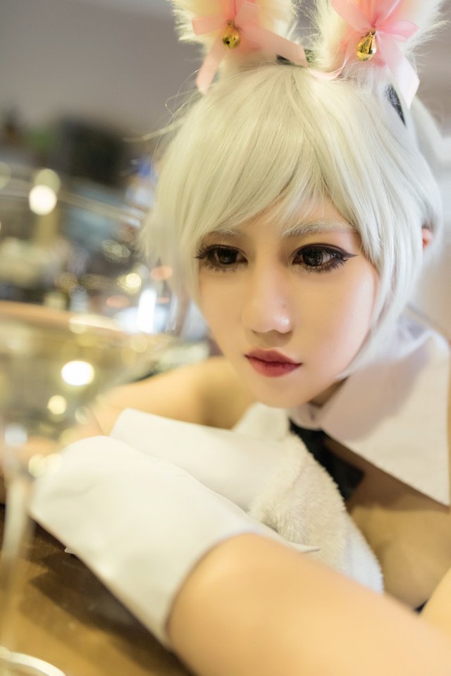 Nóng mắt với cosplay Riven Thỏ Ngọc cực gợi cảm trong Liên Minh Huyền Thoại