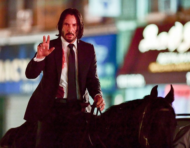 Chán đi ô tô, John Wick chuyển sang cưỡi ngựa trong ảnh hậu trường - Ảnh 5.