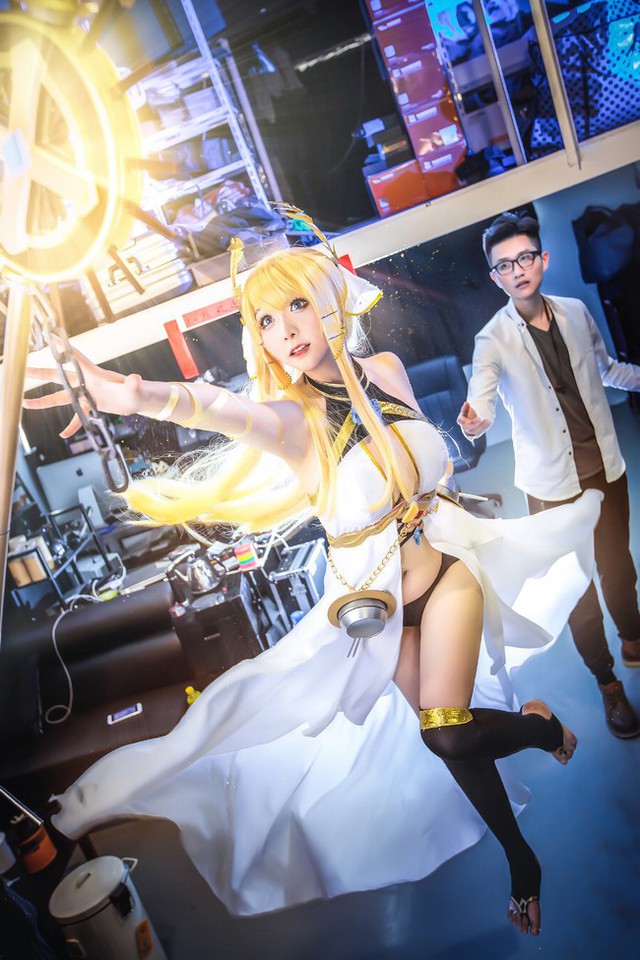 Lại nóng mắt với cosplay HMS Glorious trong Azur Lane - Ảnh 6.