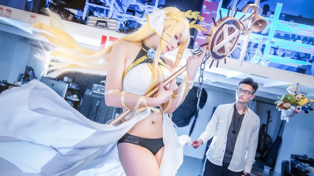 Lại nóng mắt với cosplay HMS Glorious trong Azur Lane - Ảnh 8.