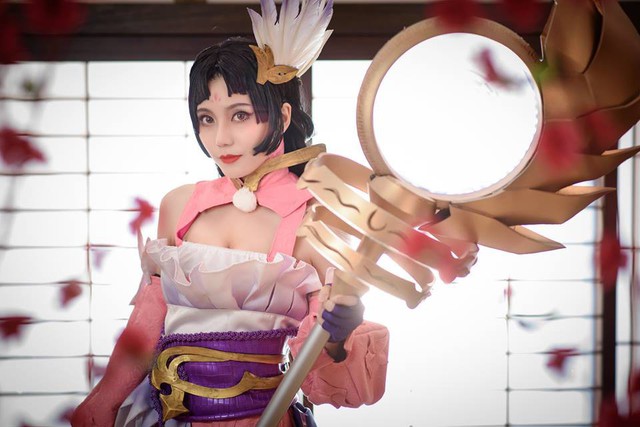 Liên Quân Mobile: Ngắm nhìn vẻ đẹp không thể rời mắt của cosplayer Điêu Thuyền 