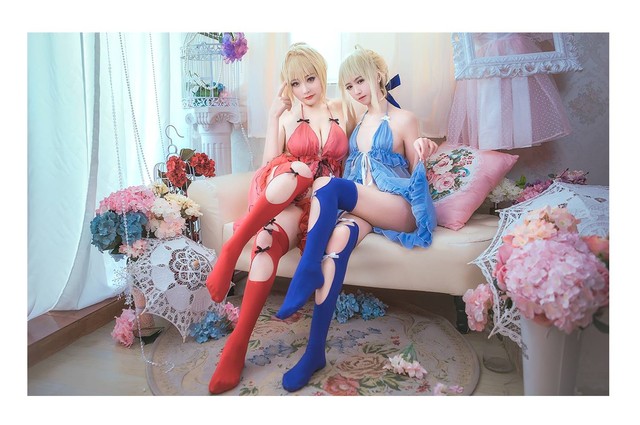 Bỏng mắt với cosplay Saber and Nero trong Fate/Grand Order