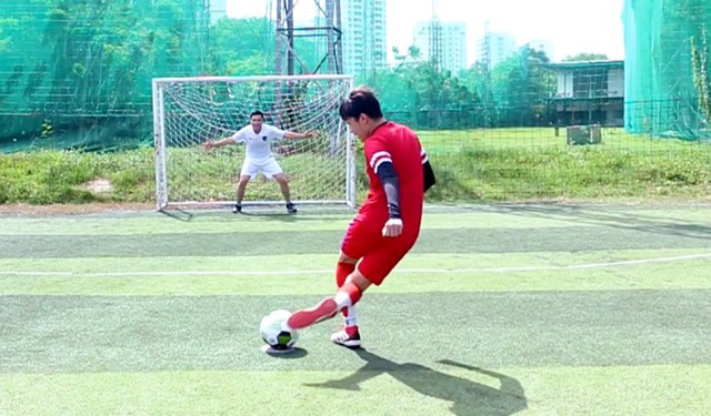 FIFA Online 4: Huyền thoại bá đạo CrisDevil bất ngờ thể hiện năng khiếu đá bóng với El Tornado - Ảnh 4.