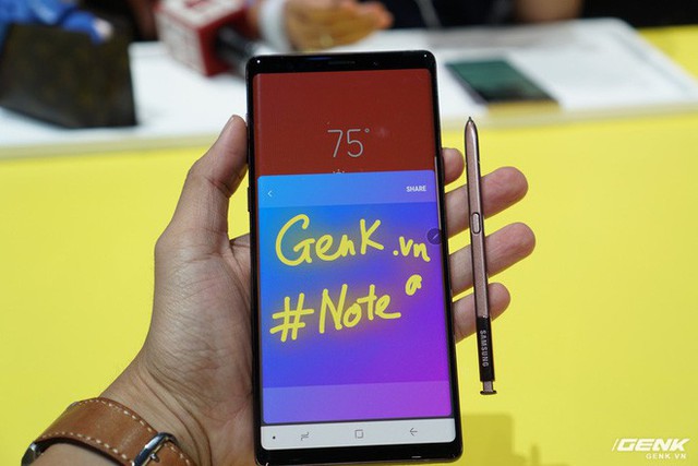 Ảnh thực tế Galaxy Note9 vừa mới ra mắt: Có những gì đỉnh hơn người tiền nhiệm Note8? - Ảnh 20.