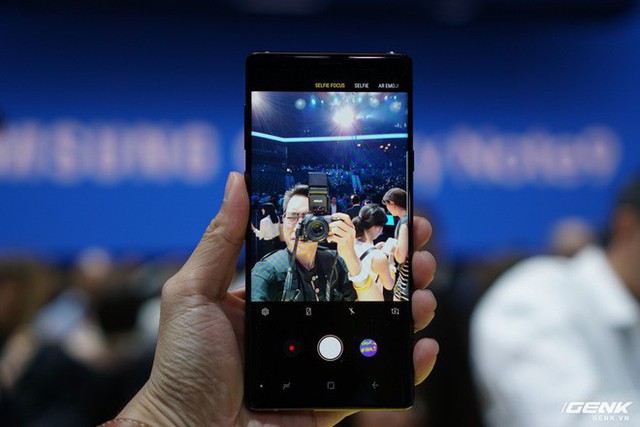 Ảnh thực tế Galaxy Note9 vừa mới ra mắt: Có những gì đỉnh hơn người tiền nhiệm Note8? - Ảnh 23.