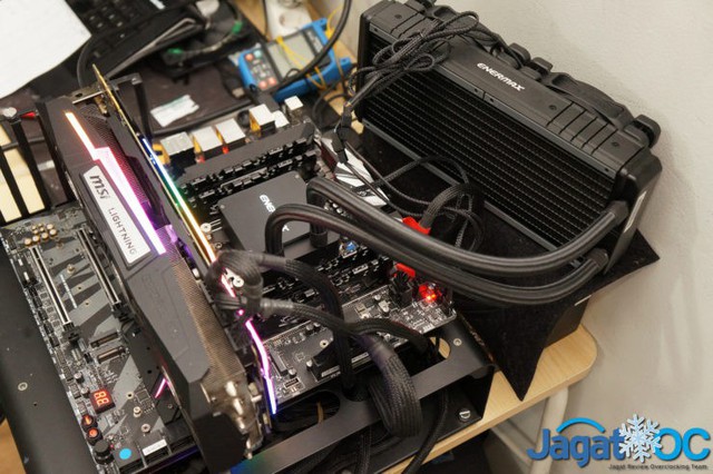 AMD Ryzen Threadripper 2990WX vừa ra mắt đã lập kỷ lục ép xung lên tới 6GHz cực khủng - Ảnh 7.