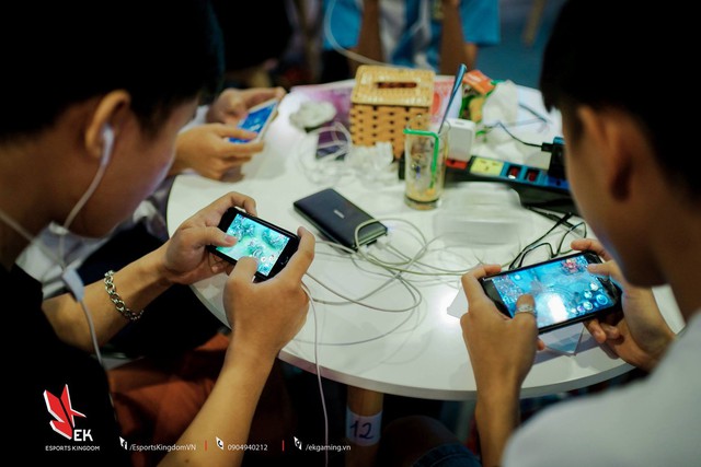 Xuất hiện cyber chuyên dành cho game thủ chinh chiến trên điện thoại di động tại Hà Nội - Ảnh 11.