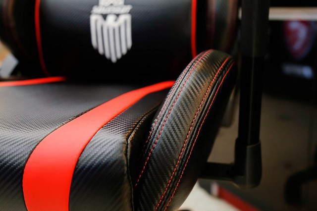 SoleSeat V6 Gaming Chair: Bỏ 6 triệu đồng mua ghế gaming như ngồi trên xe đua - Ảnh 3.