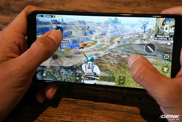 Top 5 smartphone giá rẻ mà vẫn chiến ngon những tựa game đỉnh nhất hiện nay - Ảnh 1.