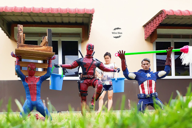 Thanh niên khoe ảnh chụp thân mật cùng cả dàn siêu anh hùng, còn cả gan sai Spiderman, Deadpool và Captain đi bọc đu đủ - Ảnh 4.