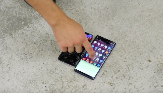 Thử thách thả rơi Galaxy Note9 và iPhone X: Cả hai đều dùng kính nhưng bên nào bền hơn? - Ảnh 10.